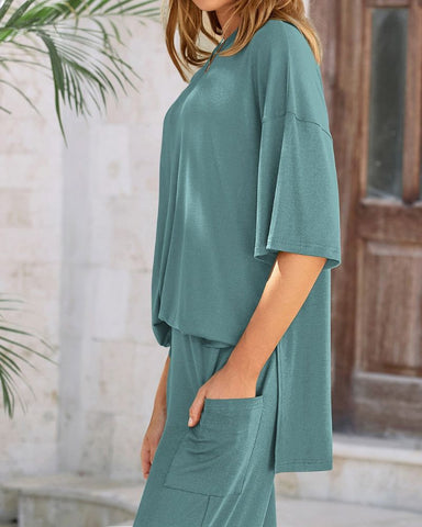 Relaxed Split-Hem Top & Wide-Leg Pants Set